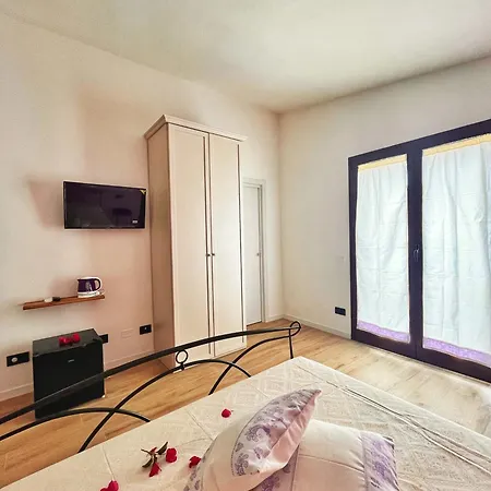 Ichnos Experience Homestay *