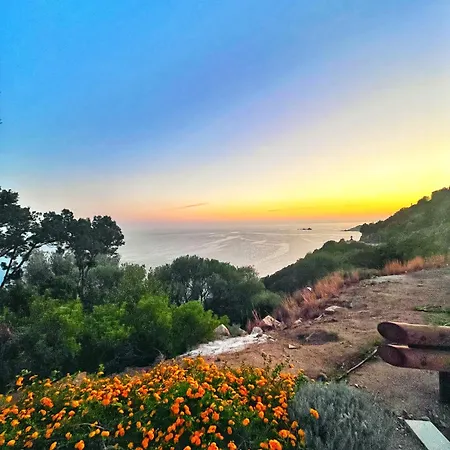 Ichnos Experience Homestay *